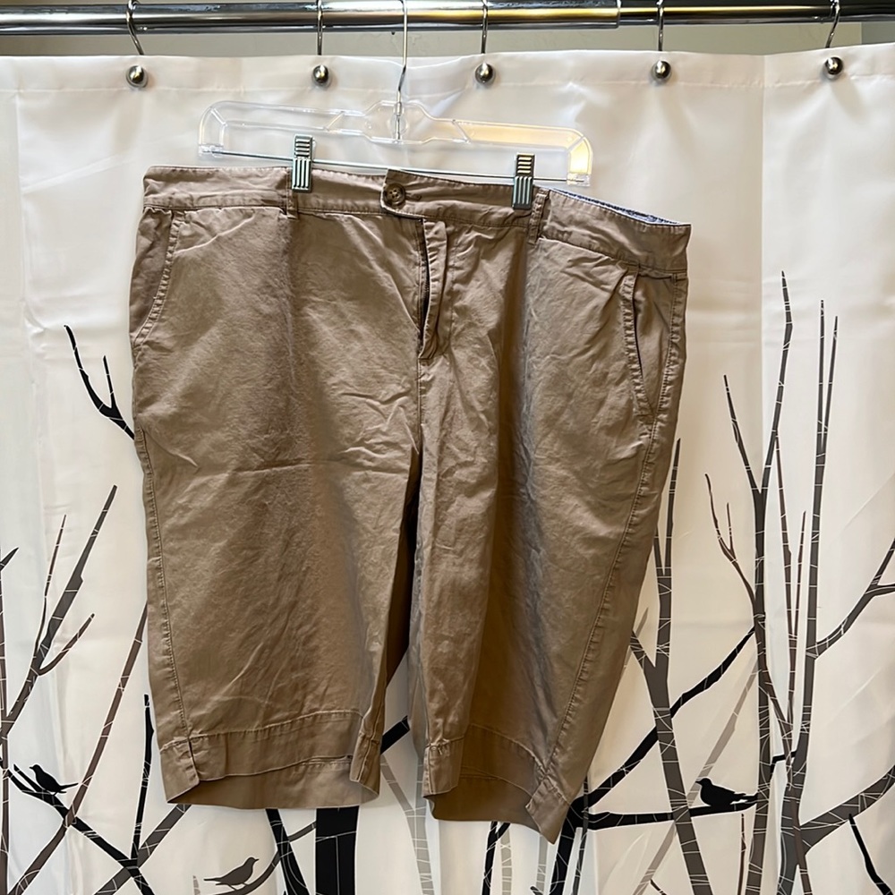 Sweet Salt Tan Bermuda Shorts size 18, pockets in front and back 4 total